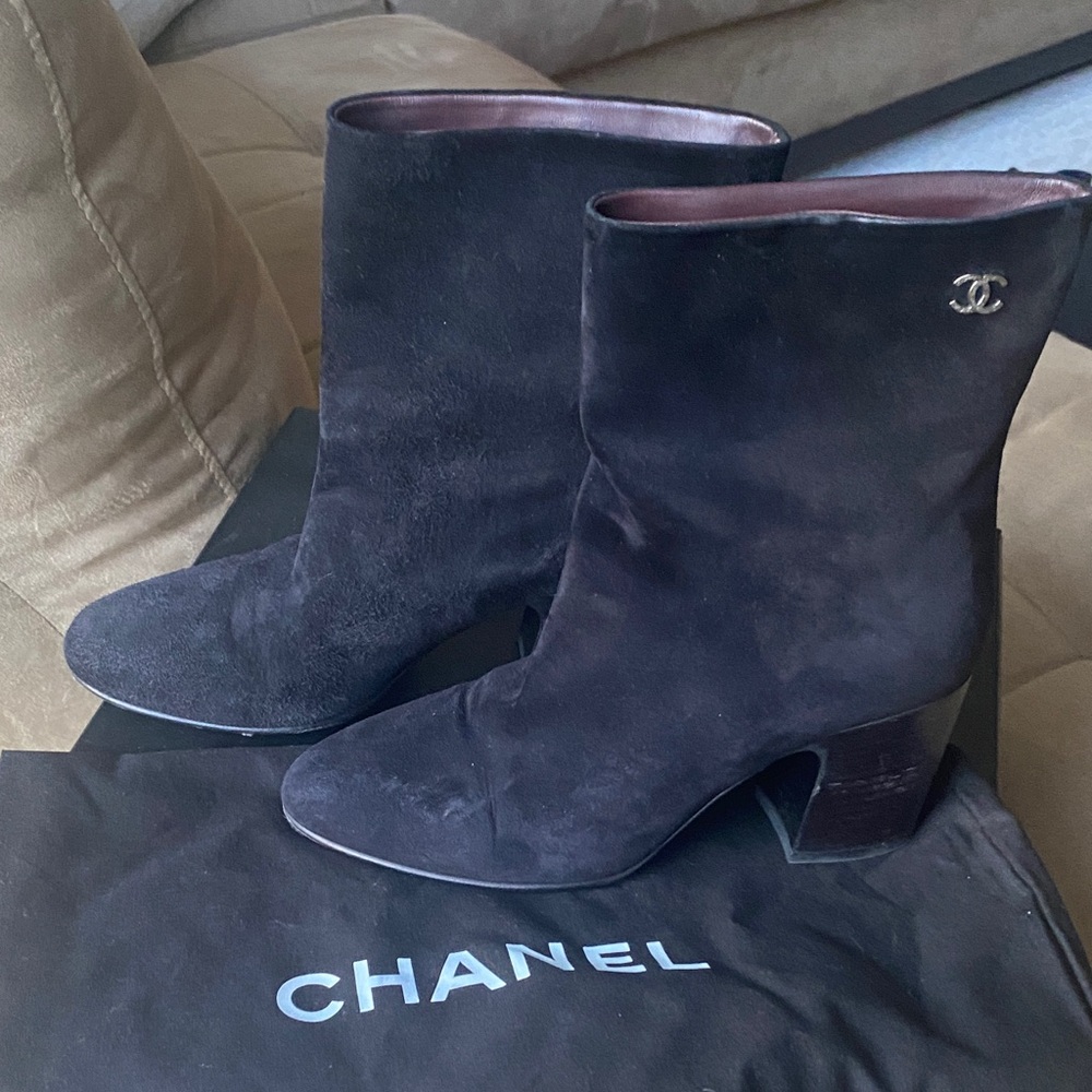 CHANEL Black Suede Heeled Boots
